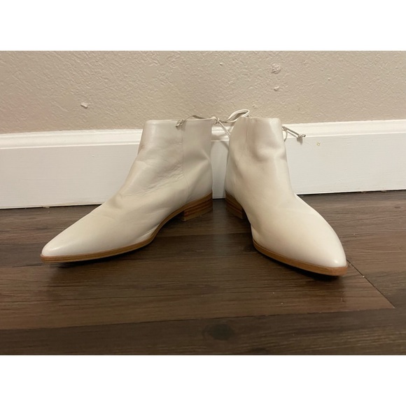 Splendid “Niva” White Leather Pointed Toe Ankle Booties - Picture 6 of 11